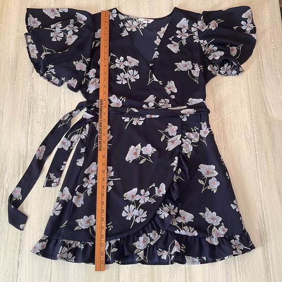 JACK BY BB DAKOTA Let’s Wrap Sapphire Blue Floral Short Sleeve Dress Size Large - Picture 3 of 16